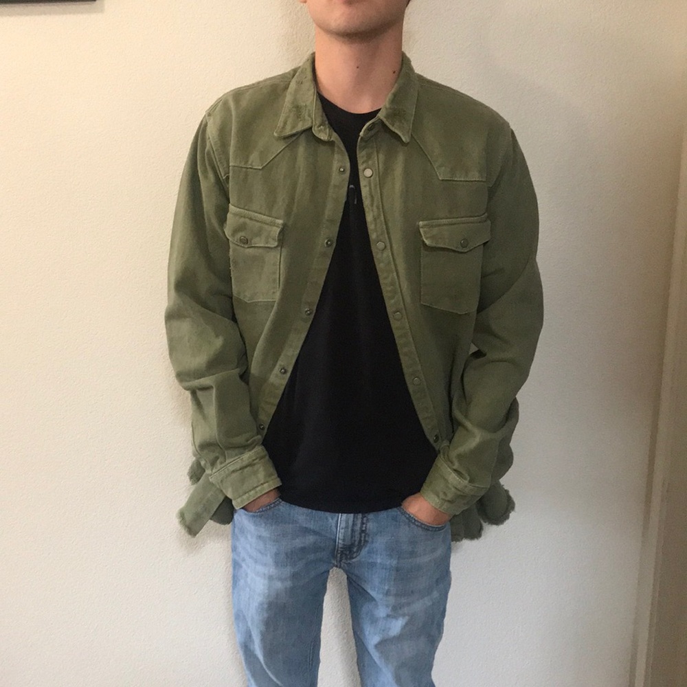 NWT Zara Men’s military green button front shirt